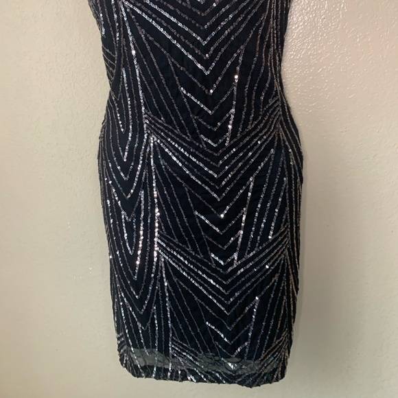 IRIS Black Mesh Silver Sequin Holiday Glam Dress Size M - Picture 4 of 7